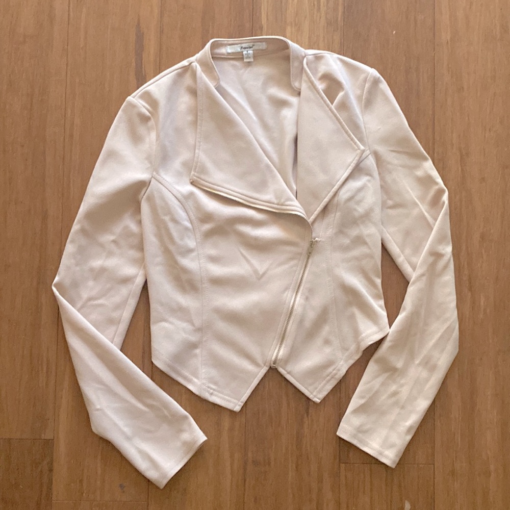 Cropped pink blazer